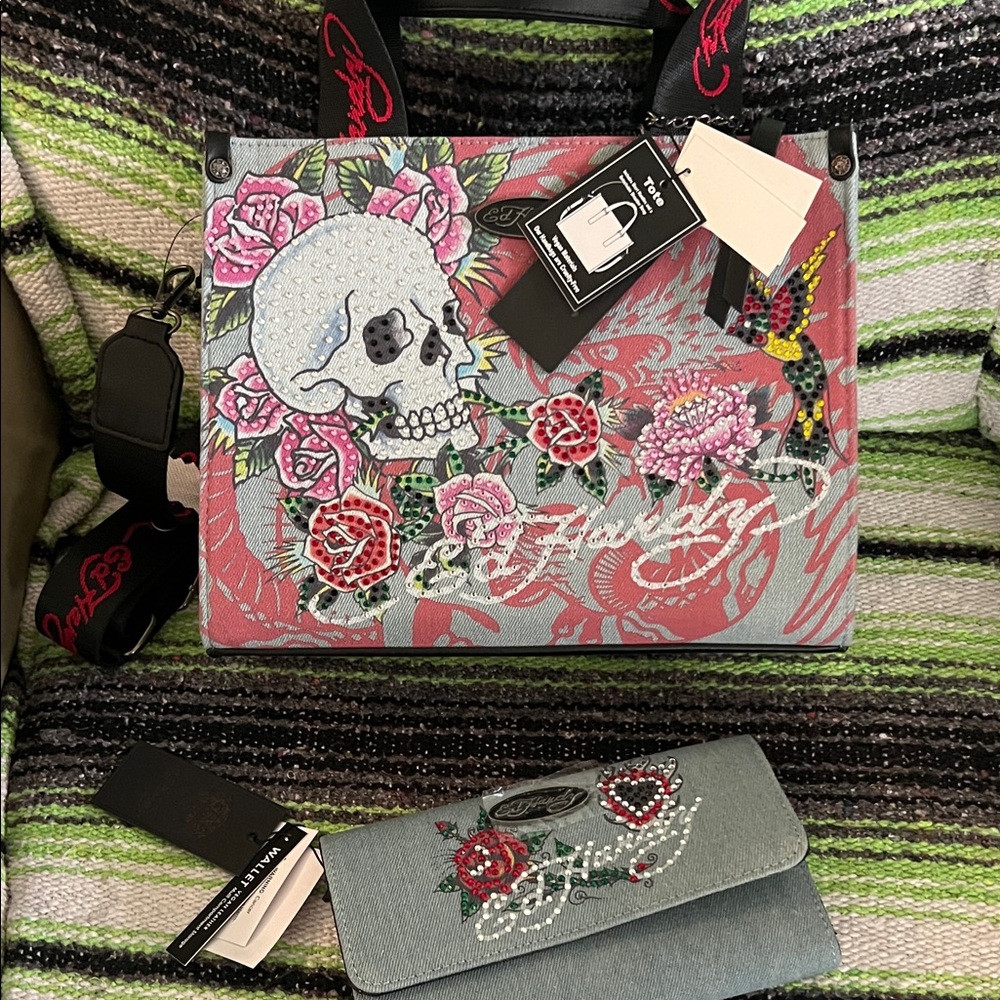 #1025+ Ed Hardy Pink and Gray Skull Tote Bag & Wallet - Picture 4 of 13